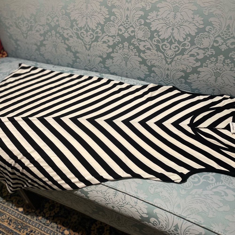 Calvin Klein sz 12 black and white striped sleeveless dress